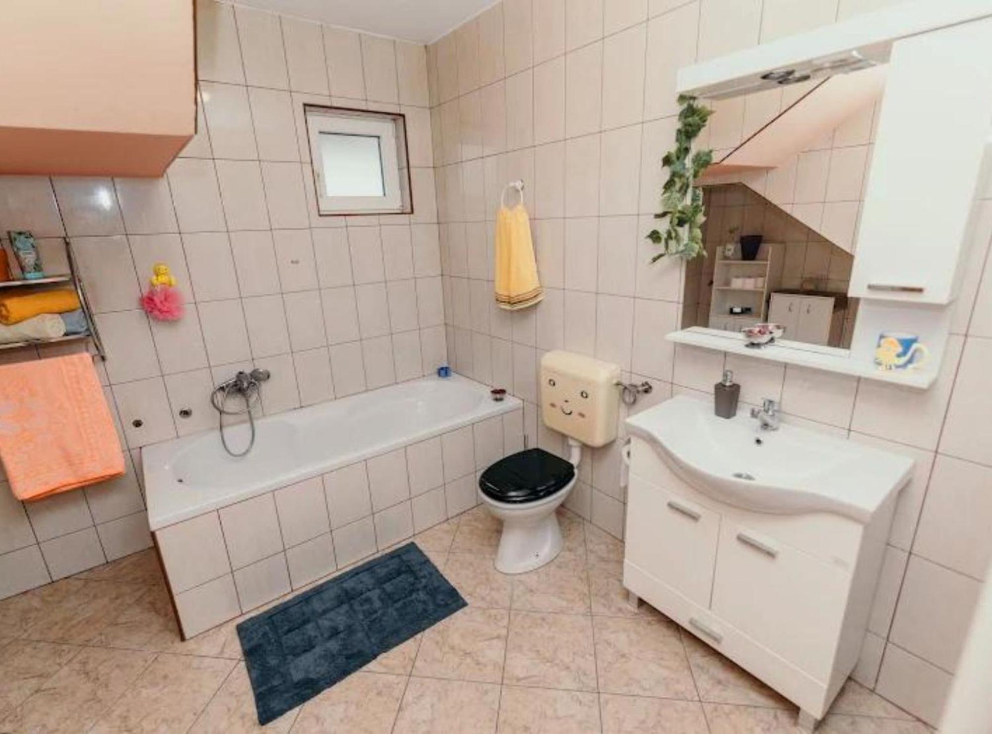 Apartmani Tea I Toni Gradiste Екстериор снимка